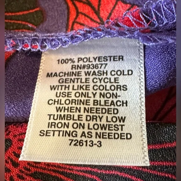 Liz Claiborne Ladies Blouse – Size Large – Purple, Red & Black Floral - Picture 5 of 7